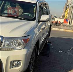 تويوتا لاندكروزر